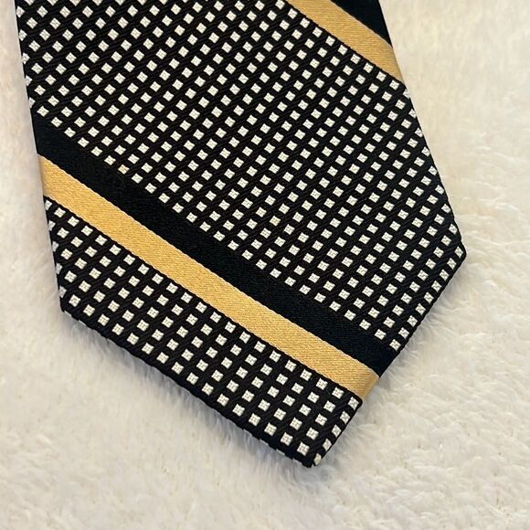 Sulka Black and White Tie with Gold Trim - 100% Silk - Picture 2 of 9